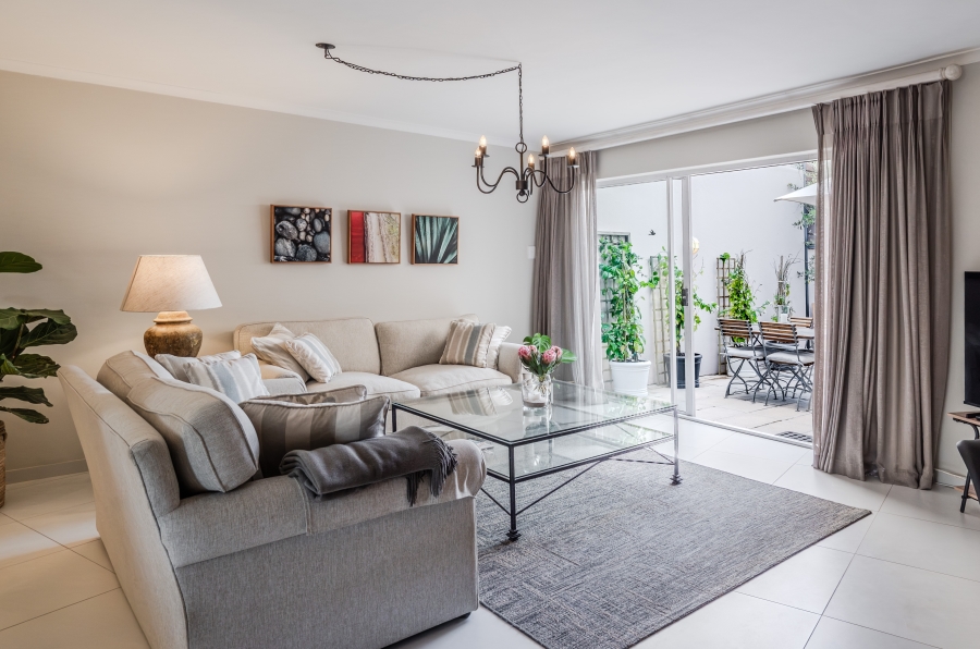 To Let 2 Bedroom Property for Rent in Bantry Bay Western Cape